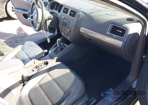 2017 Volkswagen Jetta 1.4T Se z USA, uszkodzony, nr VIN 3VWDB7AJ2HM252351